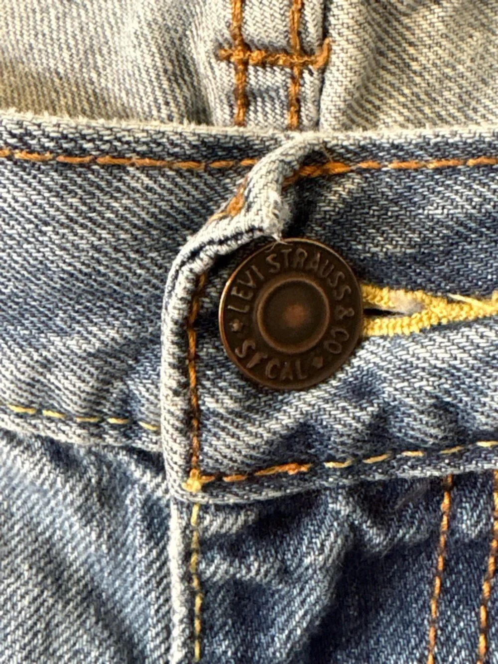 Levis relaxed light